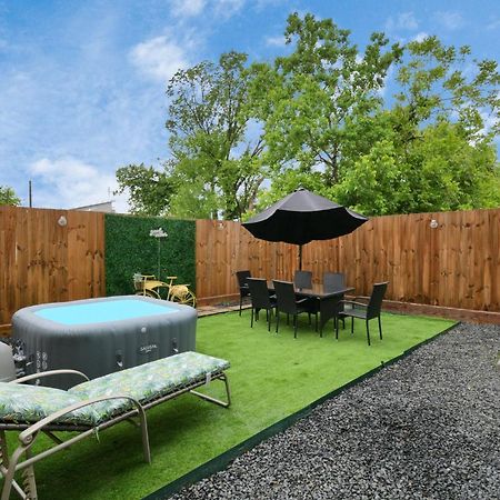Blissful Getaway Home With Hot Tub & Backyard Near Downtown Houston Exterior foto