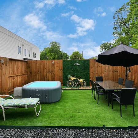 Blissful Getaway Home With Hot Tub & Backyard Near Downtown Houston Exterior foto